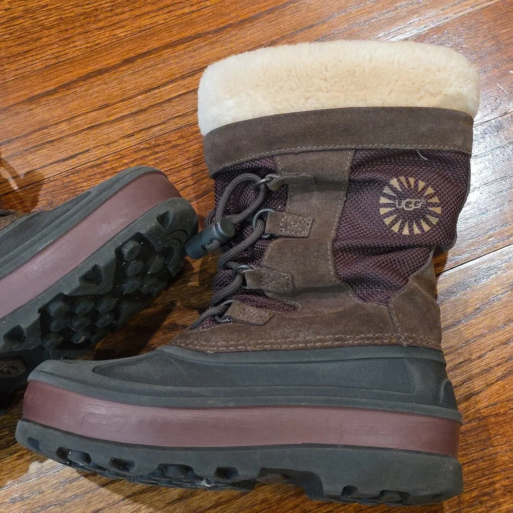 UGG Bobbey Kids Winter Boots Unisex Size 2